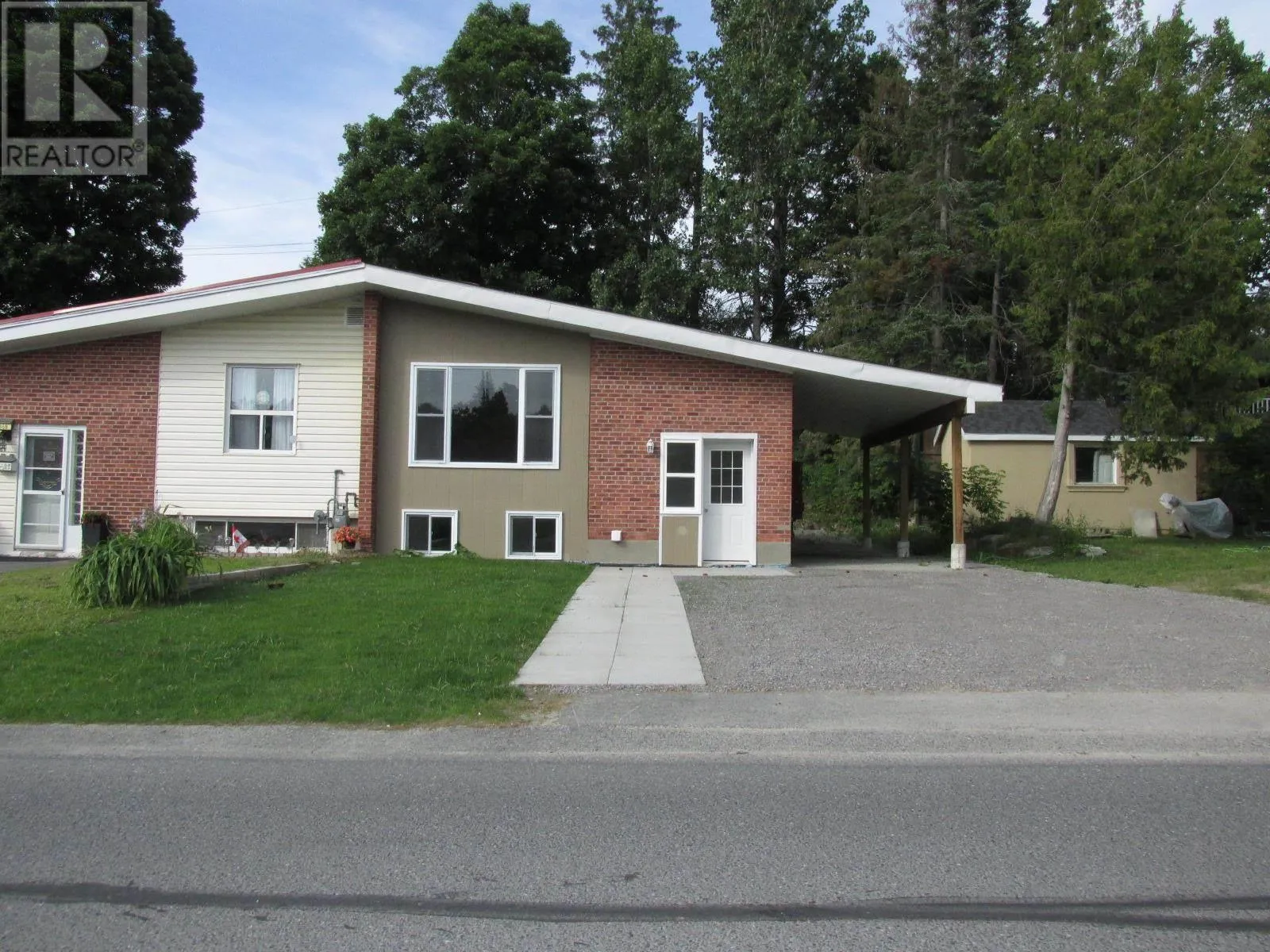 36a Valley Cres, Elliot Lake, Ontario P5A 2G7