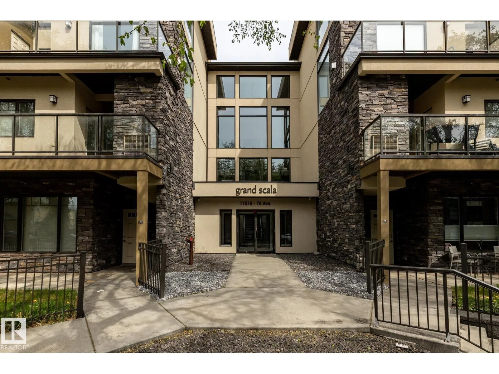 Apartment for rent: #37 11518 76 Av Nw, Edmonton, Alberta T6G 0K7