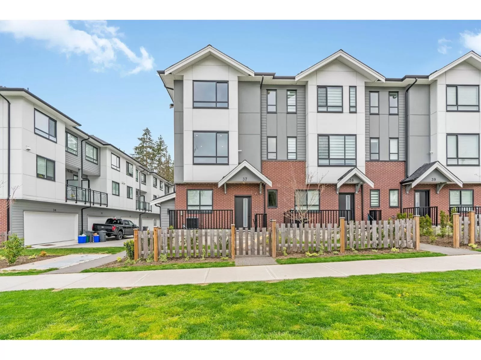 Row / Townhouse for rent: 37 12635 63 Avenue, Surrey, British Columbia V3X 1T9