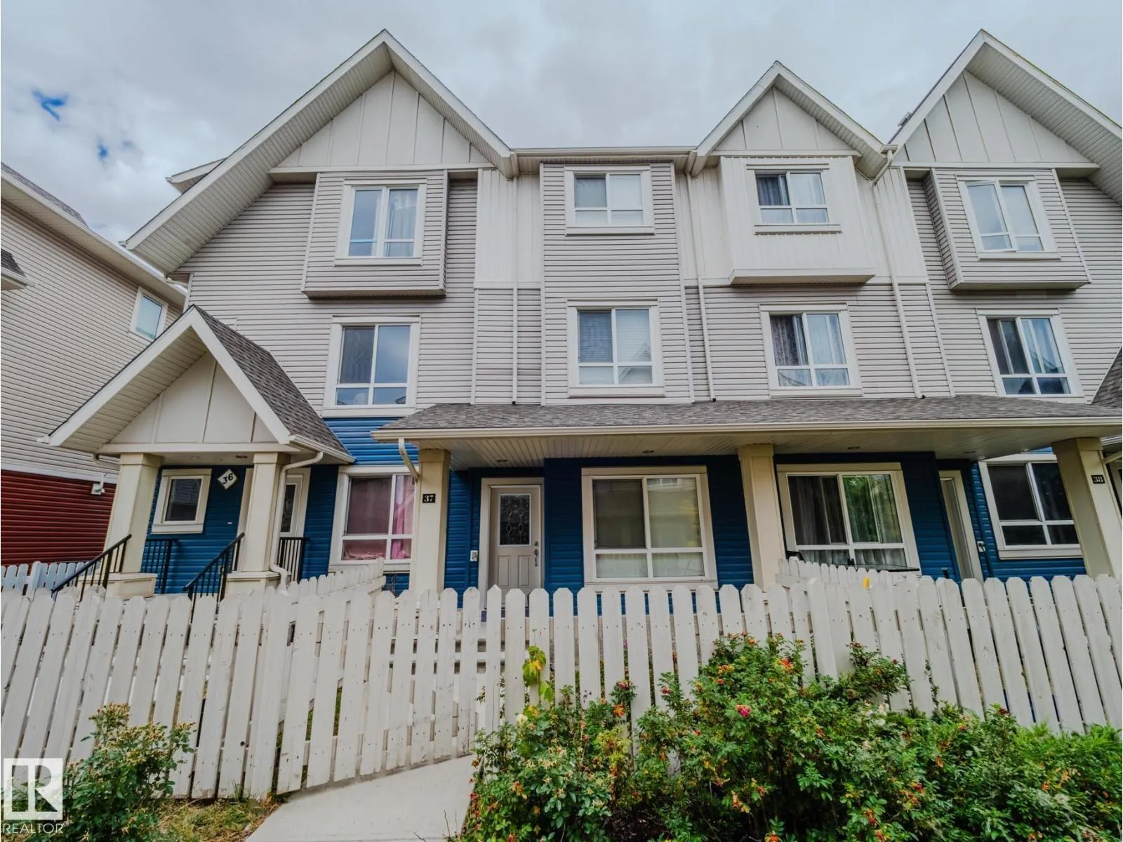 Row / Townhouse for rent: #37 13003 132 Av Nw, Edmonton, Alberta T5L 3R2