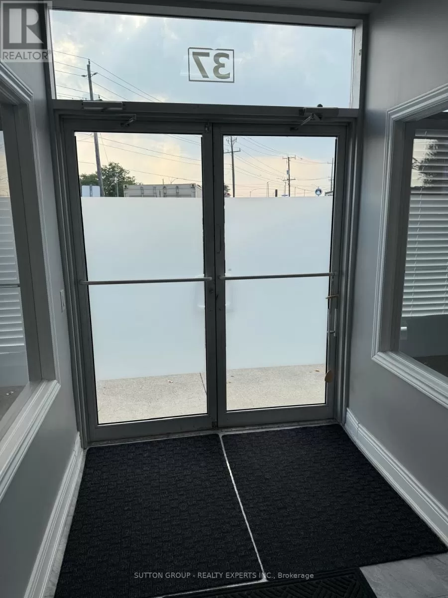 Offices for rent: 37 - 1770 Albion Road, Toronto, Ontario M9V 1C2