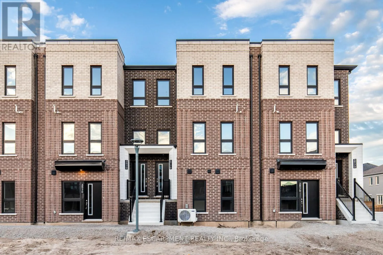 Row / Townhouse for rent: 37 - 70 Kenesky Drive, Hamilton, Ontario L0R 2H7