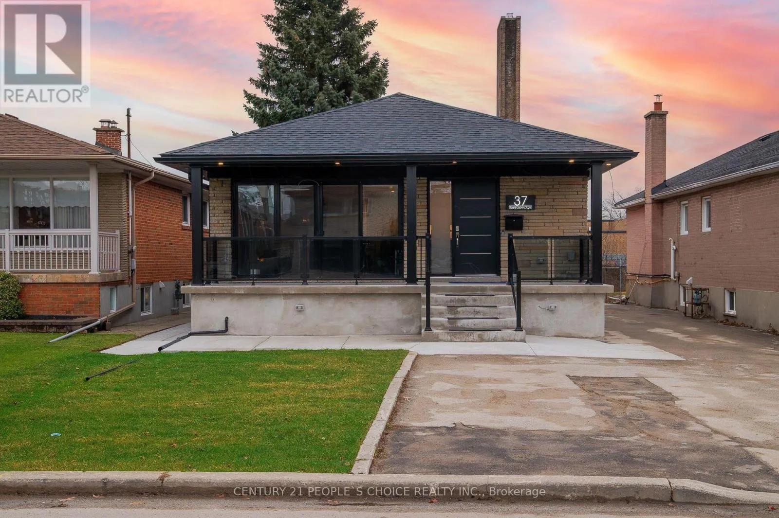 House for rent: 37 Bentworth Avenue, Toronto, Ontario M6A 1P1