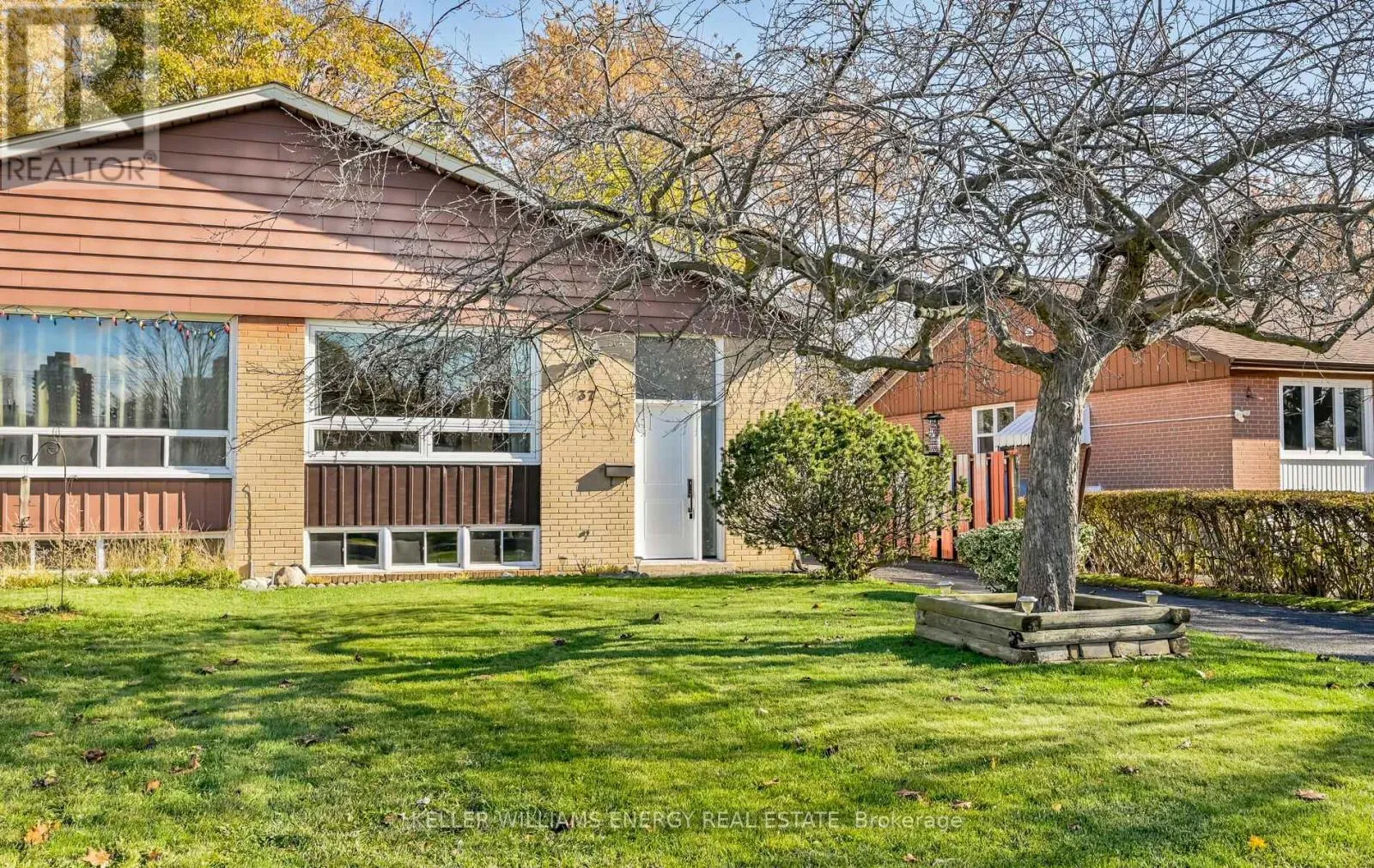 House for rent: 37 Billingsgate Crescent, Ajax, Ontario L1S 2R7