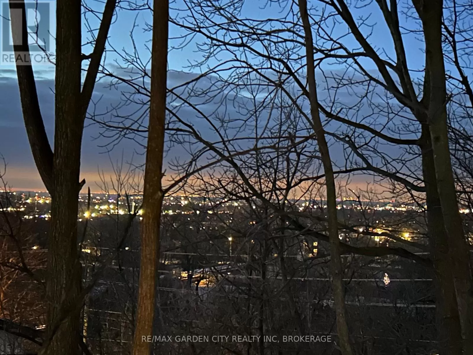 37 Bradley Street, St. Catharines, Ontario L2T 1R5