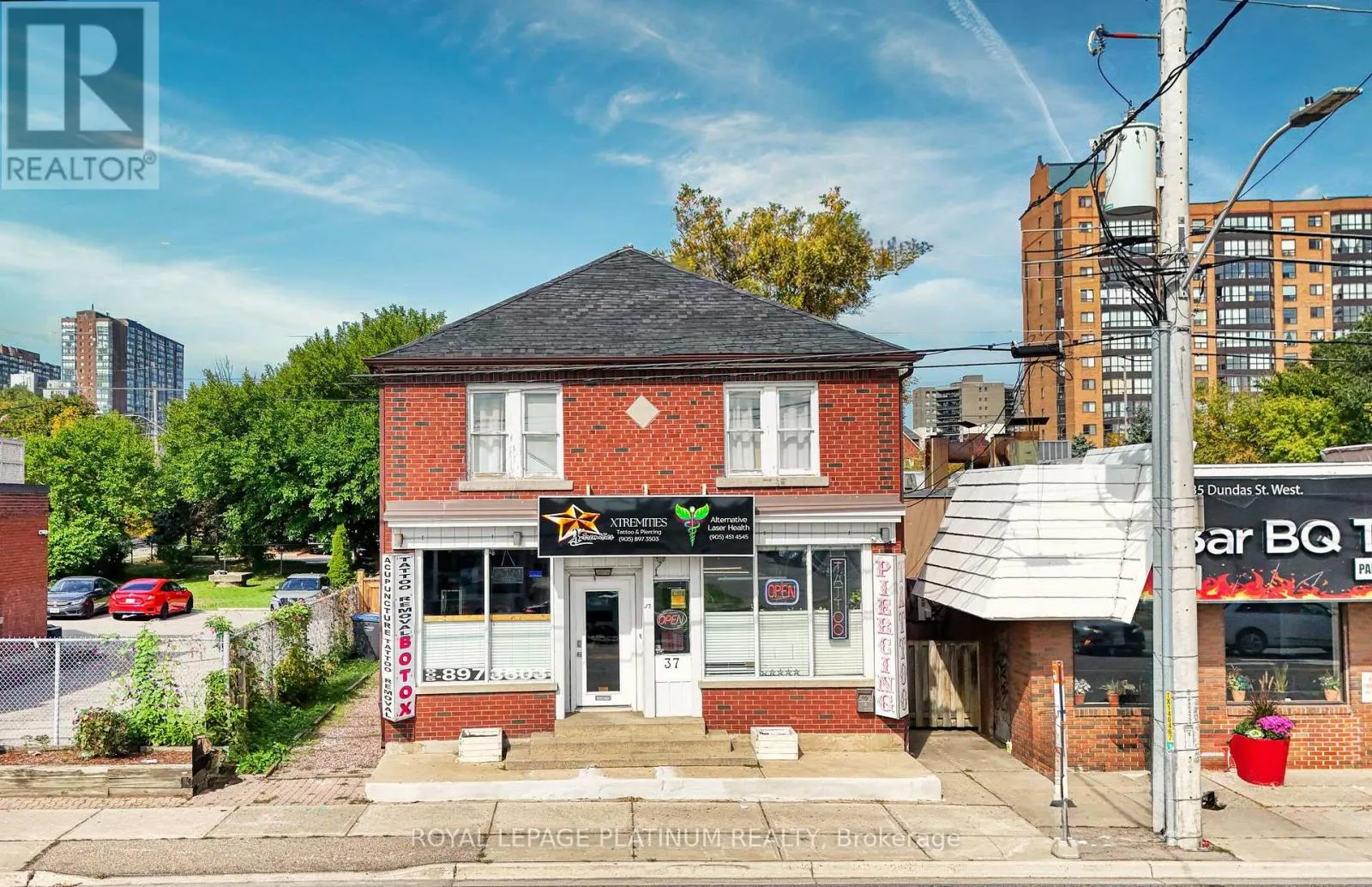 37 Dundas Street W, Mississauga, Ontario L5B 1H2
