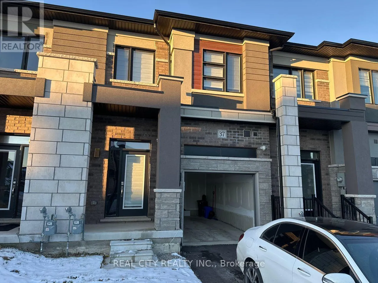 Row / Townhouse for rent: 37 George Brier Drive W, Brant, Ontario N3L 0L1