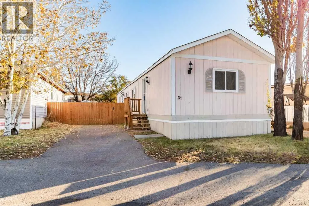 Mobile Home for rent: 37 Lake Stafford Crescent, Brooks, Alberta T1R 0P5