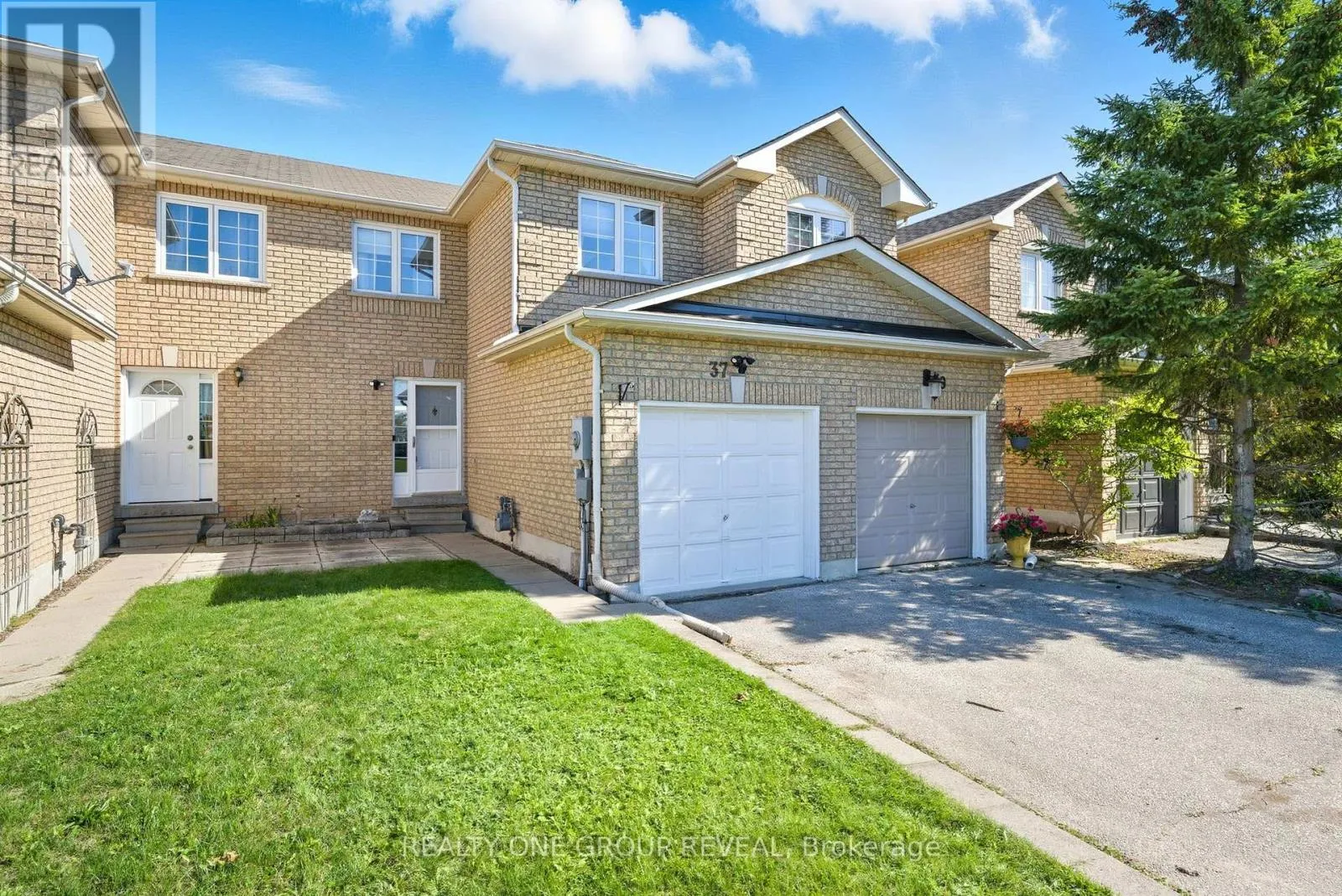 Row / Townhouse for rent: 37 Mainprize Crescent, East Gwillimbury, Ontario L0G 1M0