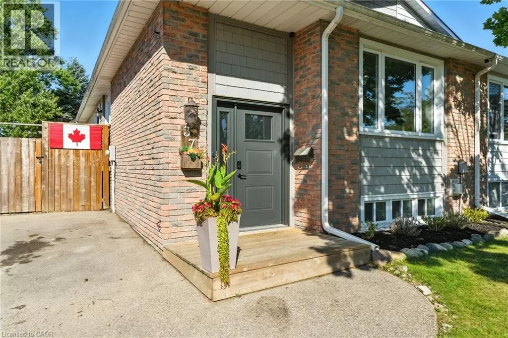 House for rent: 37 Maple Crescent, Paris, Ontario N3L 3R3