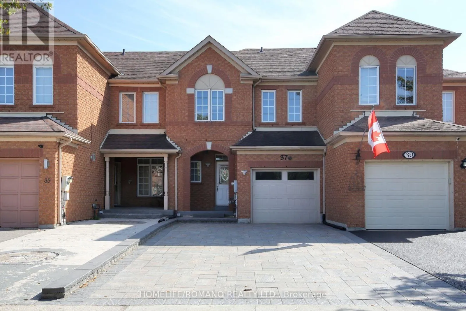 Row / Townhouse for rent: 37 Ridgeway Court, Vaughan, Ontario L6A 2R4