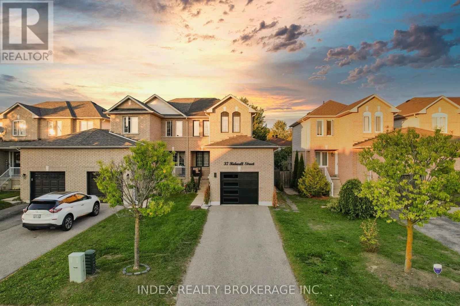 Row / Townhouse for rent: 37 Ridwell Street, Barrie, Ontario L4N 0W8