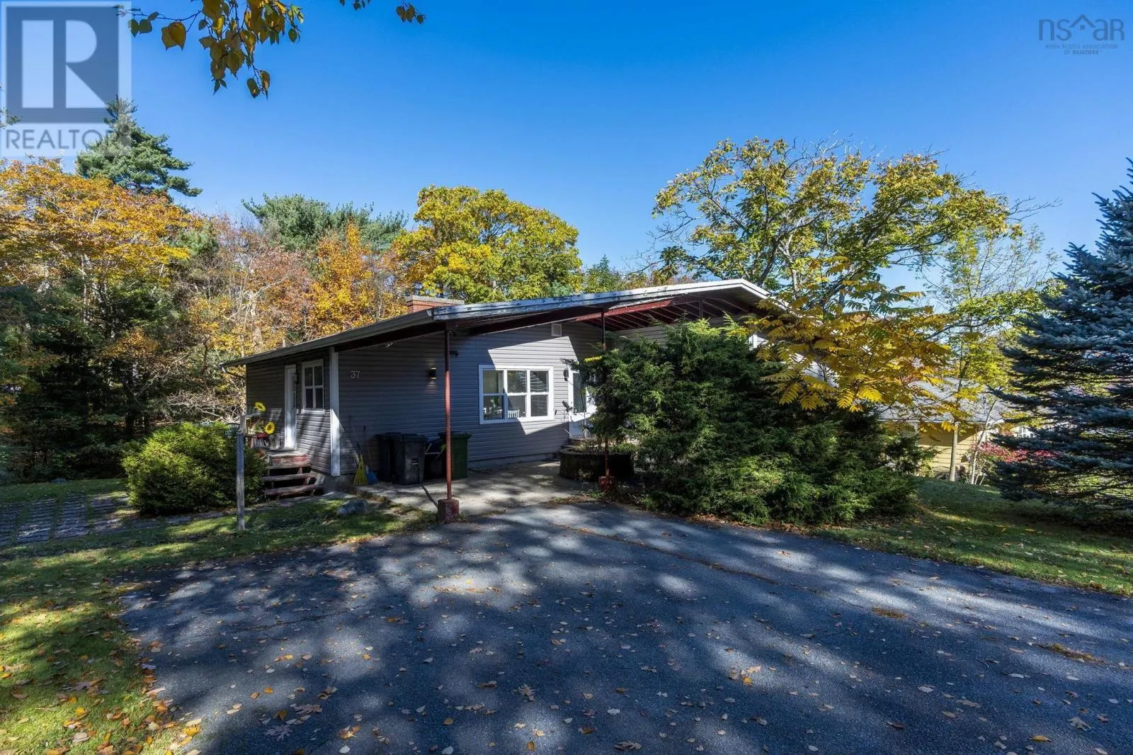 House for rent: 37 Sherbrooke Drive, Halifax, Nova Scotia B3M 1P5