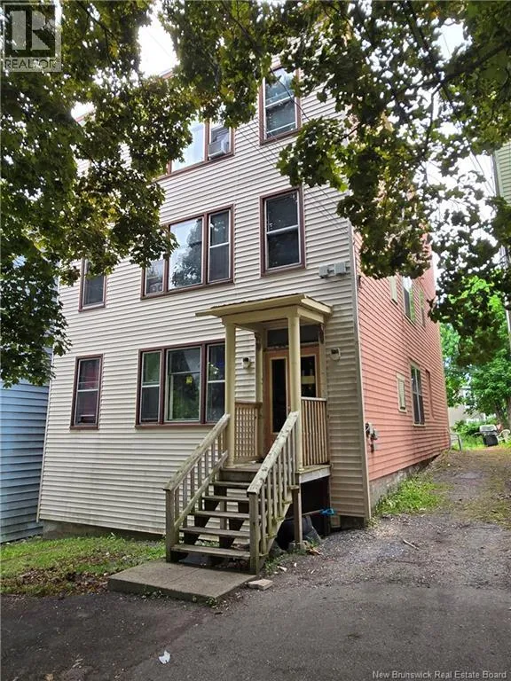 Triplex for rent: 37 Victoria, Saint John, New Brunswick E2K 1L2