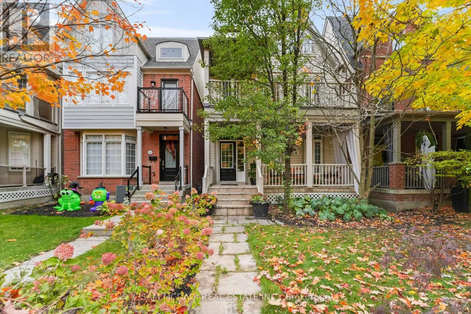 House for rent: 37 Winners Circle, Toronto, Ontario M4L 3Y7