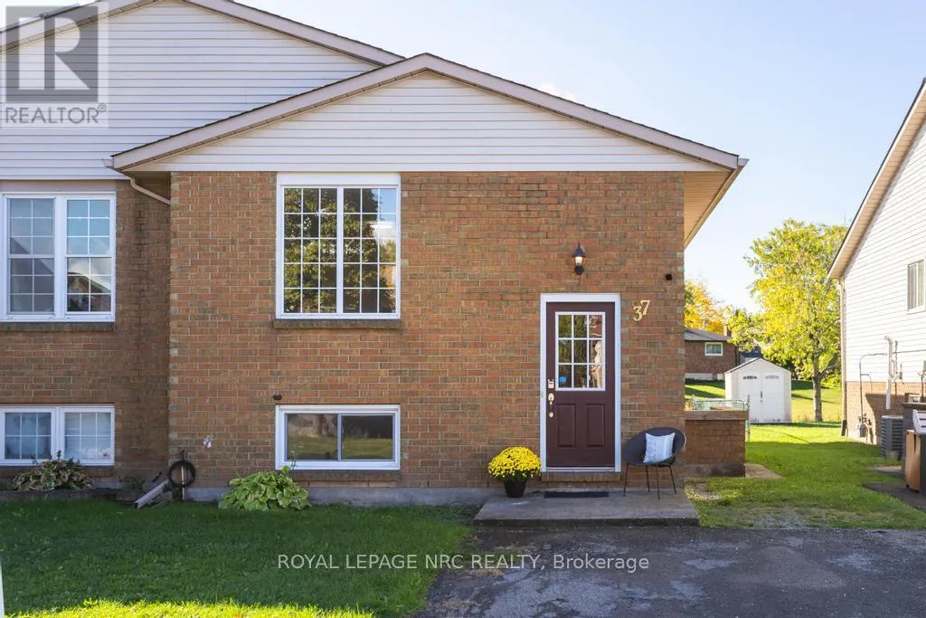 House for rent: 37 Woodland Drive, Welland, Ontario L3C 7C9