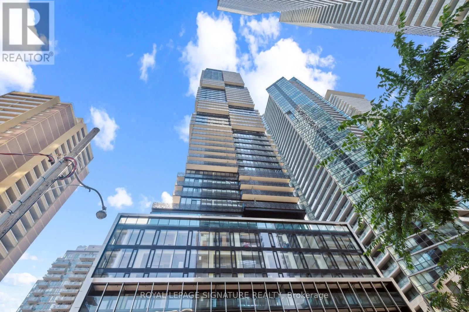 Apartment for rent: 3703 - 55 Charles Street E, Toronto, Ontario M4Y 0J1