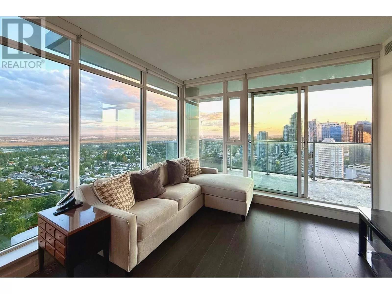 Apartment for rent: 3703 6538 Nelson Avenue, Burnaby, British Columbia V5H 0G5