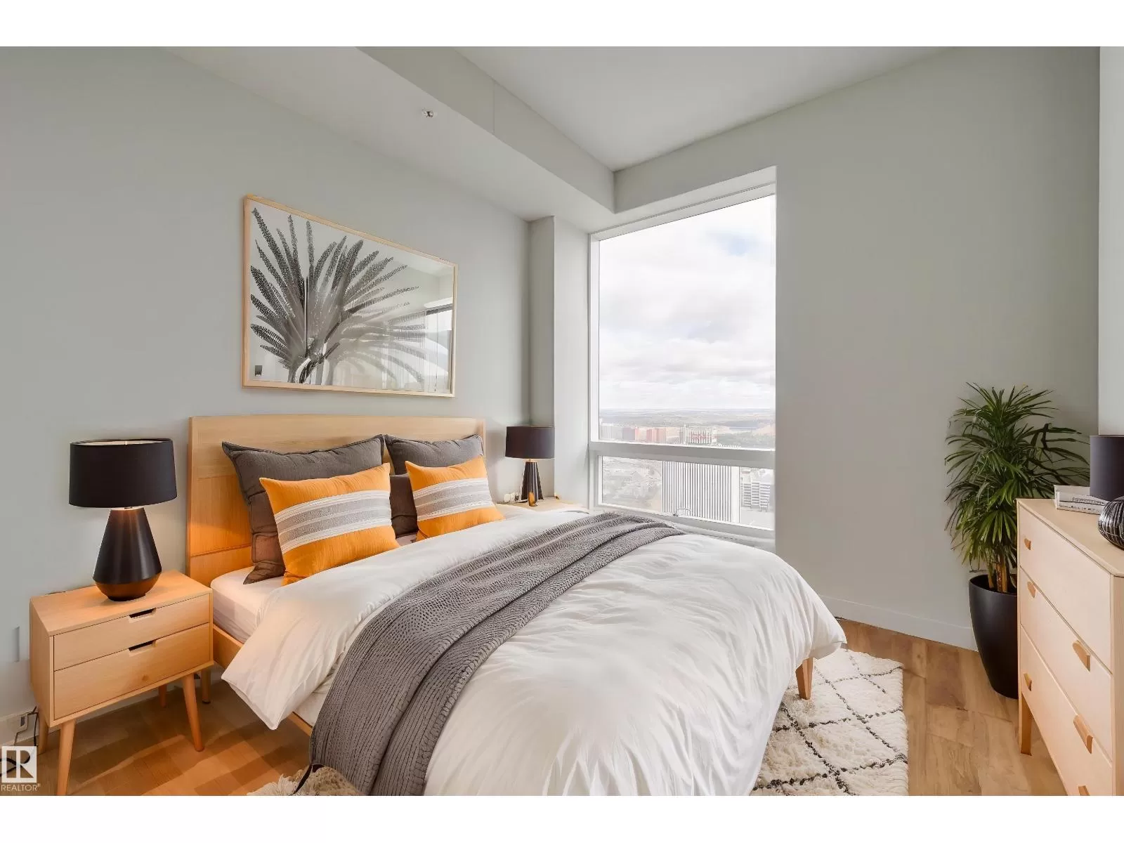 Apartment for rent: #3704 10360 102 St Nw, Edmonton, Alberta T5J 0K6