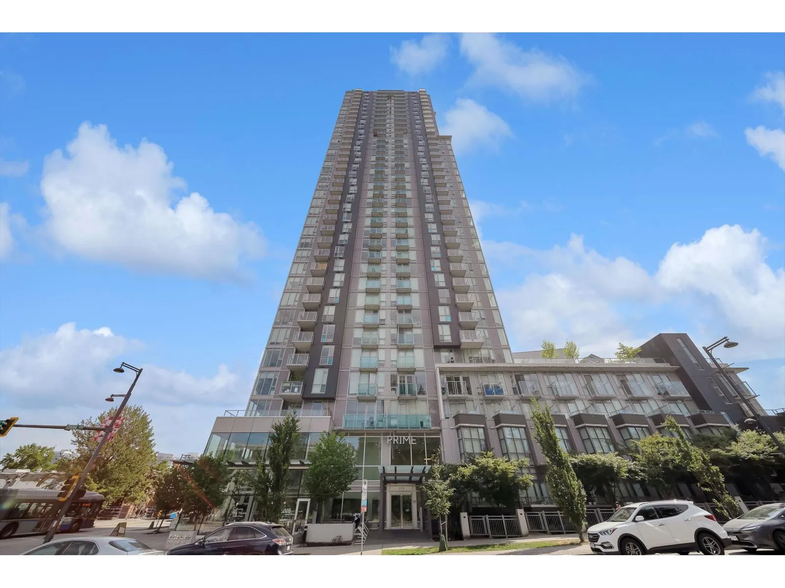 Apartment for rent: 3705 13438 Central Avenue, Surrey, British Columbia V3T 0N2