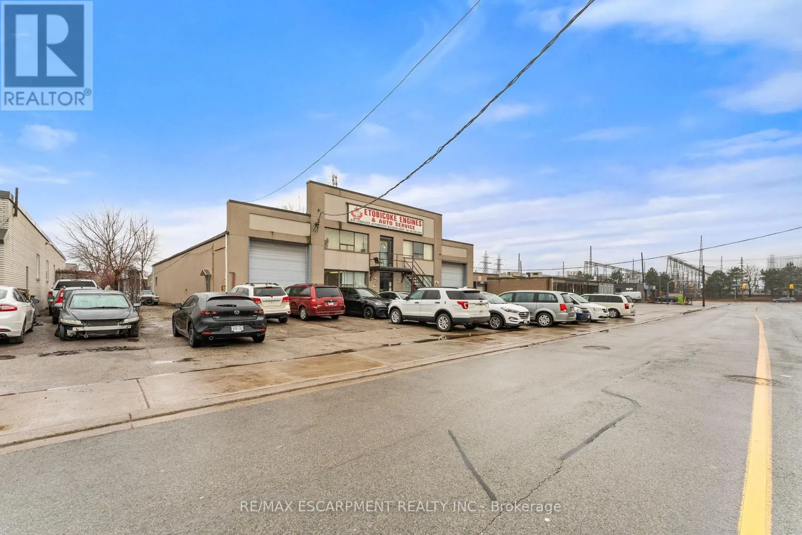 371 Olivewood Road, Toronto, Ontario M8Z 2Z8