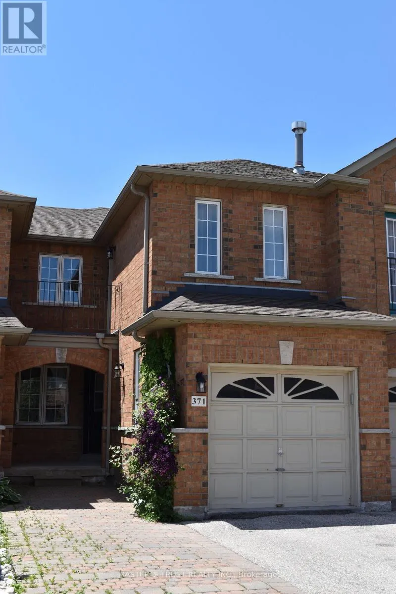 Row / Townhouse for rent: 371 Ravineview Way, Oakville, Ontario L6H 6S5