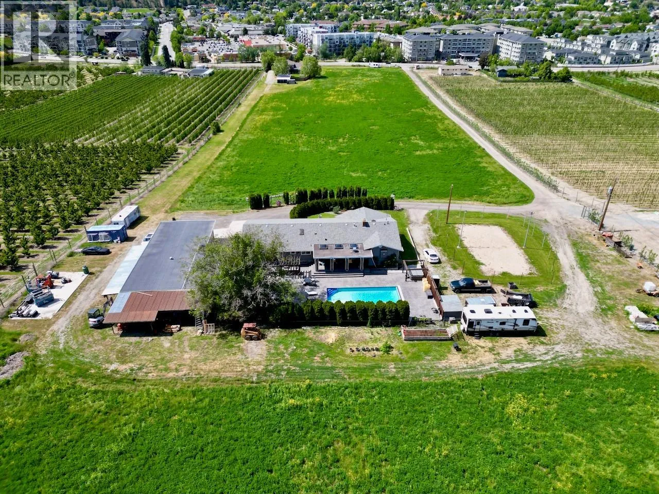 House for rent: 371 Valley Road Unit# 1-3, Kelowna, British Columbia V1V 2E5