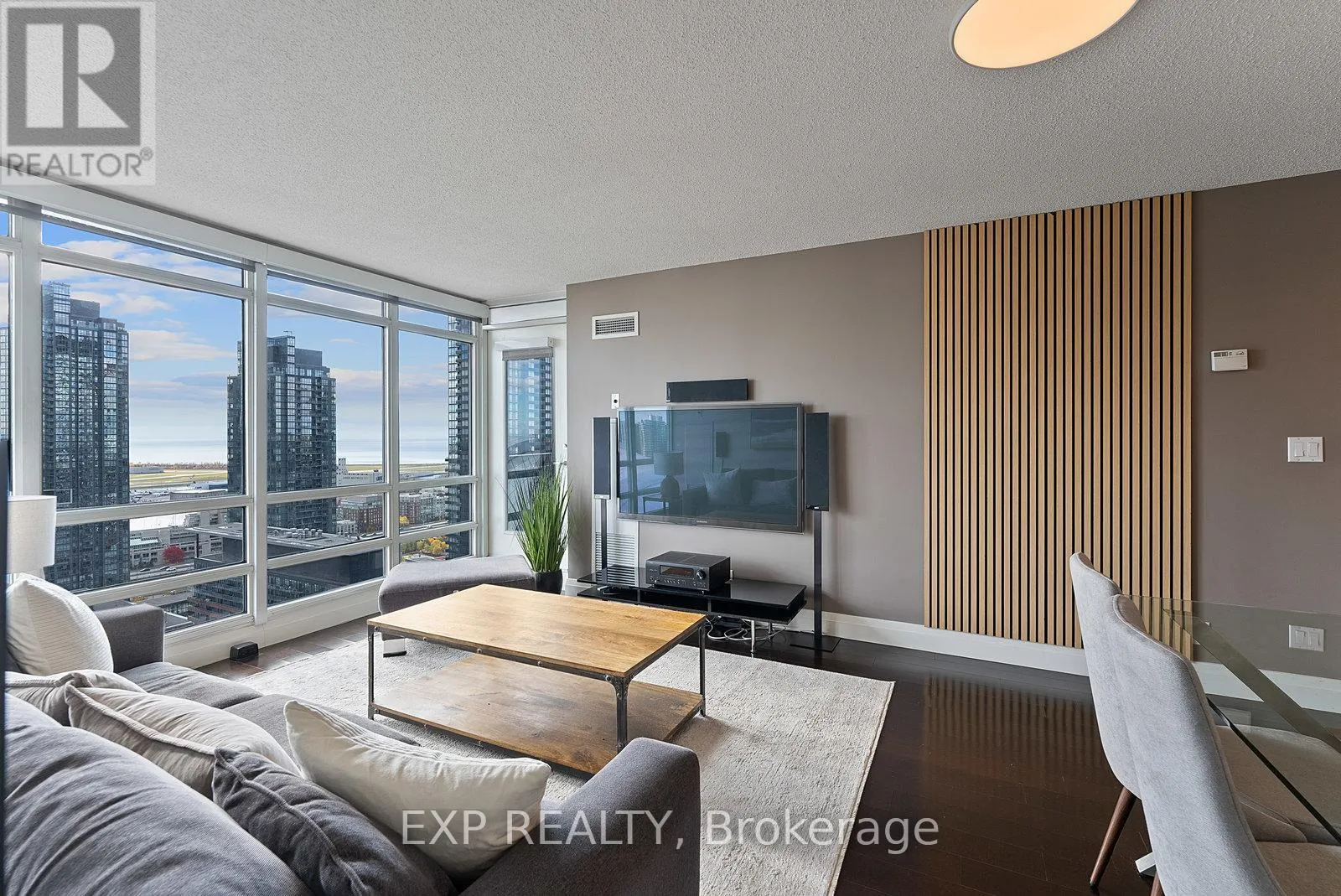 Apartment for rent: 3711 - 397 Front Street W, Toronto, Ontario M5V 3S1