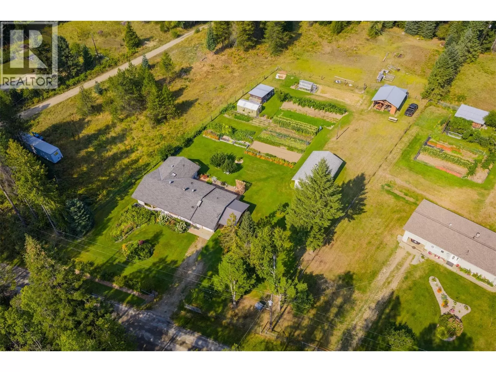 House for rent: 3712 Thorpe Road, Krestova, British Columbia V0G 1H2