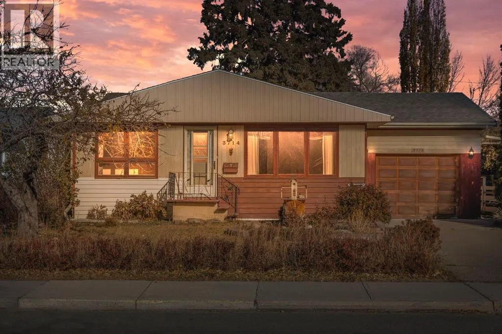 House for rent: 3714 45 Street, Red Deer, Alberta T4N 1J4