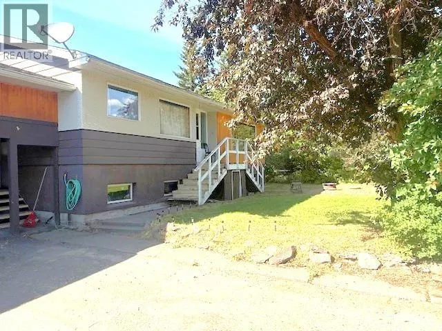House for rent: 3727 14th Avenue, Smithers, British Columbia V0J 2N0