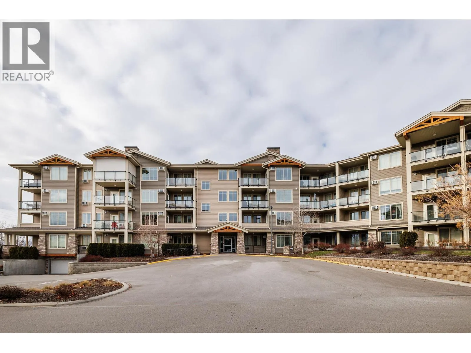 Apartment for rent: 3731 Casorso Road Unit# 101, Kelowna, British Columbia V1W 5E9