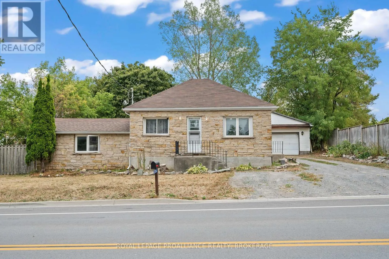 House for rent: 3734 Battersea Road, Frontenac, Ontario K0H 1X0