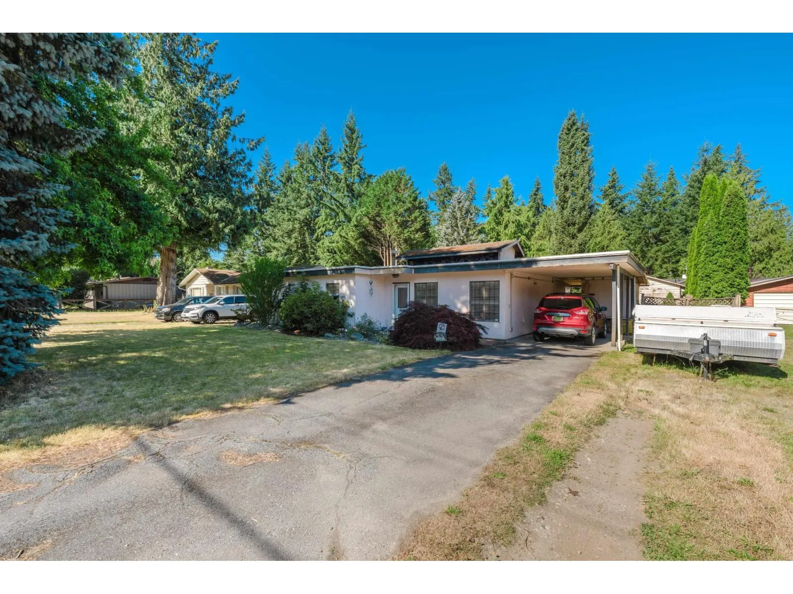 House for rent: 3741 207b Street, Langley, British Columbia V3A 2G2