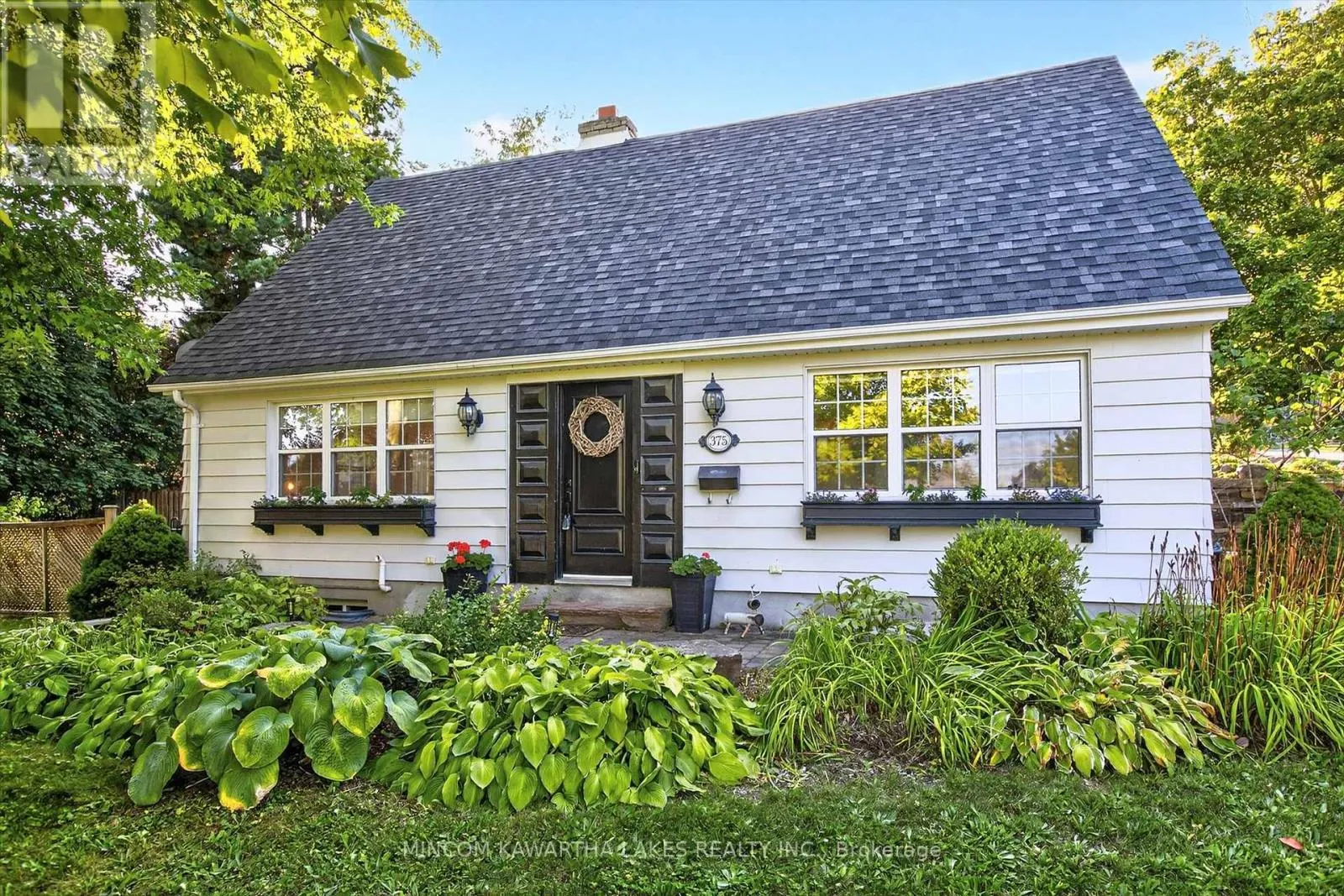 House for rent: 375 Albertus Avenue, Peterborough, Ontario K9J 5Z7