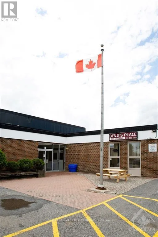 3765 Loggers Way, Ottawa, Ontario K0A 2H0