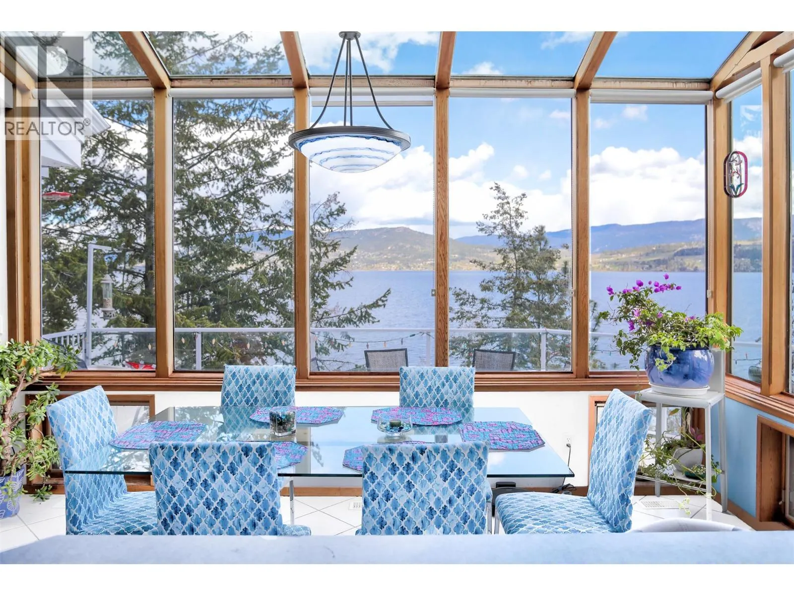 House for rent: 3765 Westside Road N, Kelowna, British Columbia V1Z 3W8