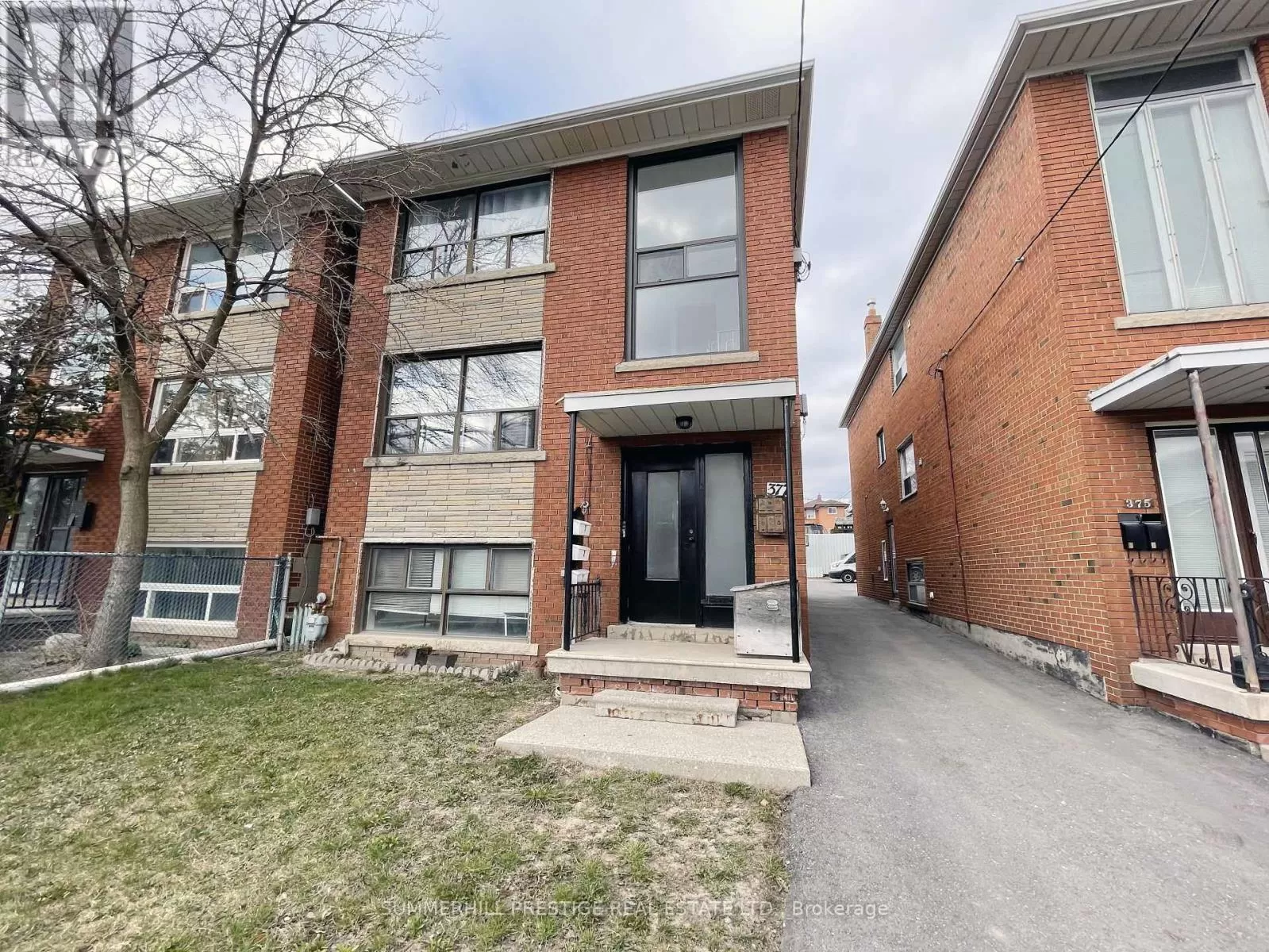 Triplex for rent: 377 Caledonia Road, Toronto, Ontario M6E 4T7