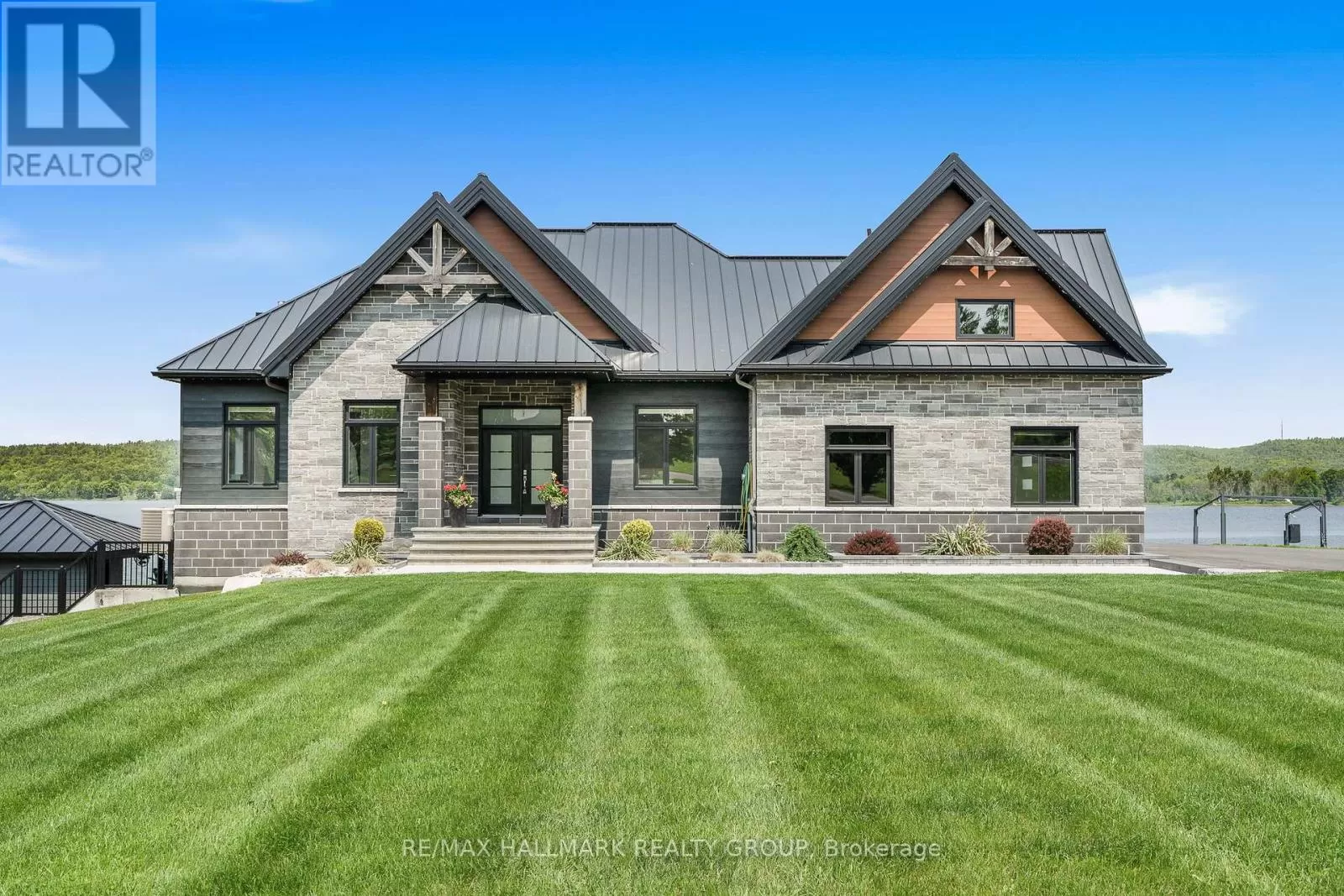 House for rent: 3795 Concession 1 Street, Alfred and Plantagenet, Ontario K0B 1L0