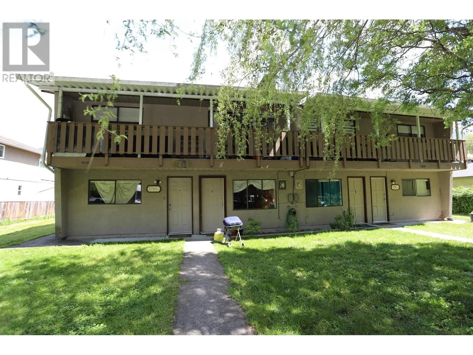 Fourplex for rent: 37962 Sixth Avenue, Squamish, British Columbia V0N 3G0