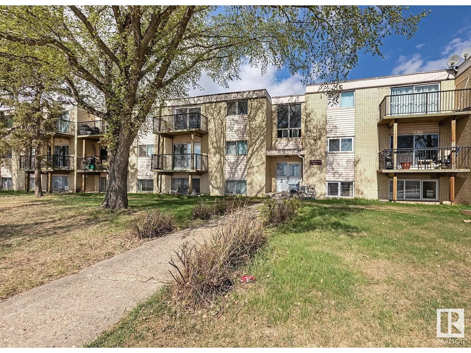 Apartment for rent: #37b 13230 Fort Rd Nw, Edmonton, Alberta T5A 1C2