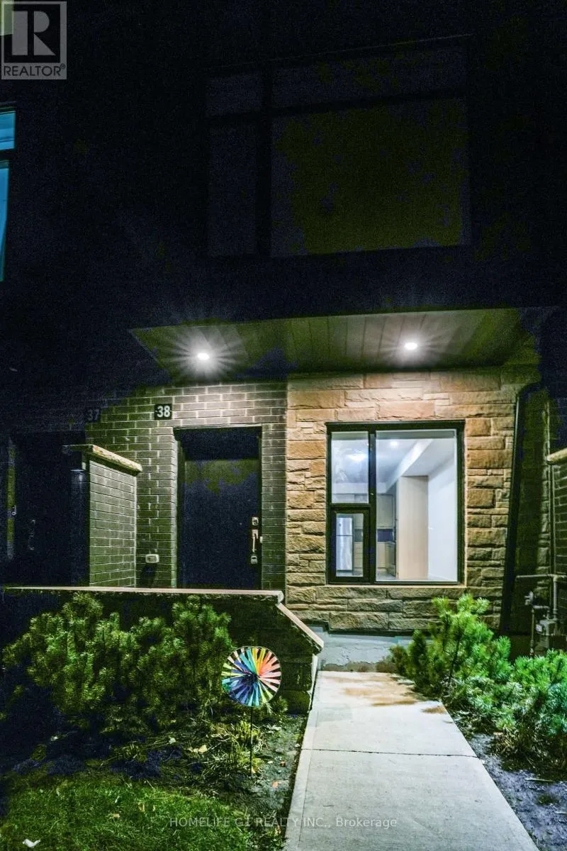 Row / Townhouse for rent: 38 - 200 Malta Avenue, Brampton, Ontario L6Y 6H8