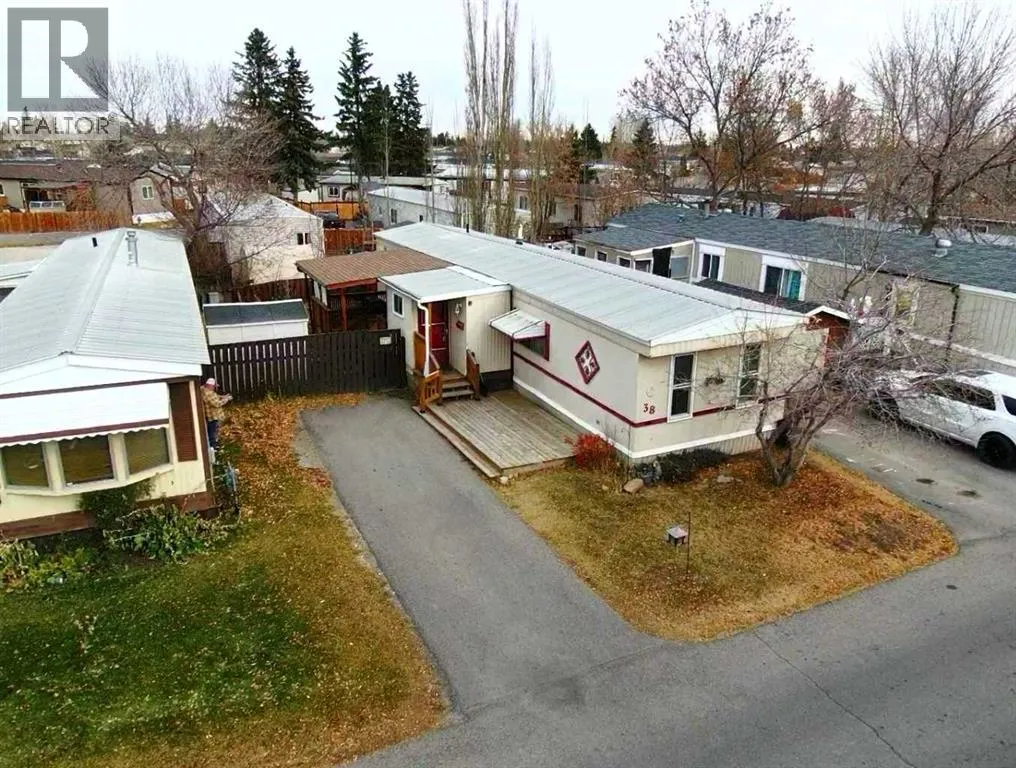 Mobile Home for rent: 38, 6220 17 Avenue Se, Calgary, Alberta T2A 0W6