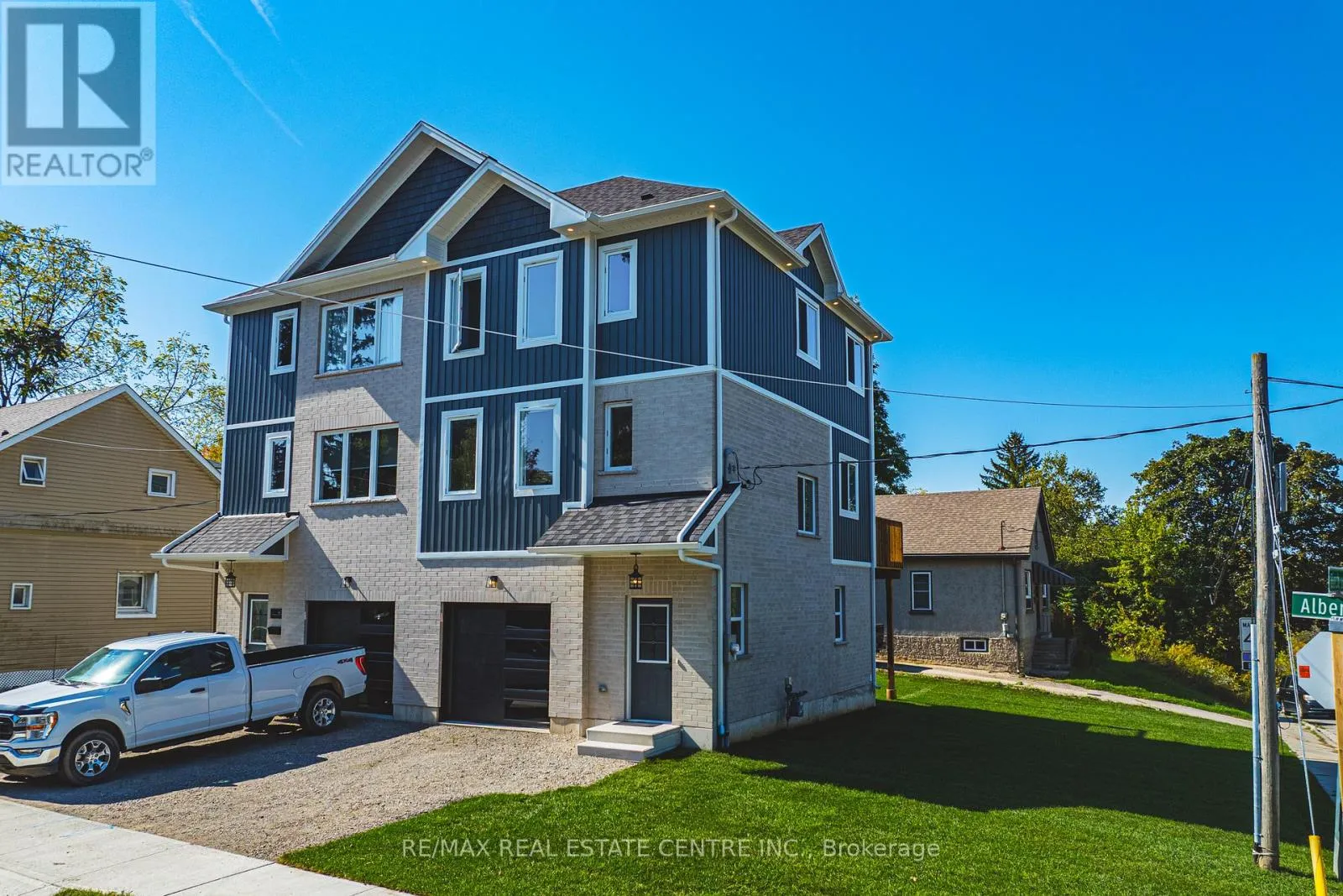 House for rent: 38 Albert Street, Cambridge, Ontario N1R 3M8