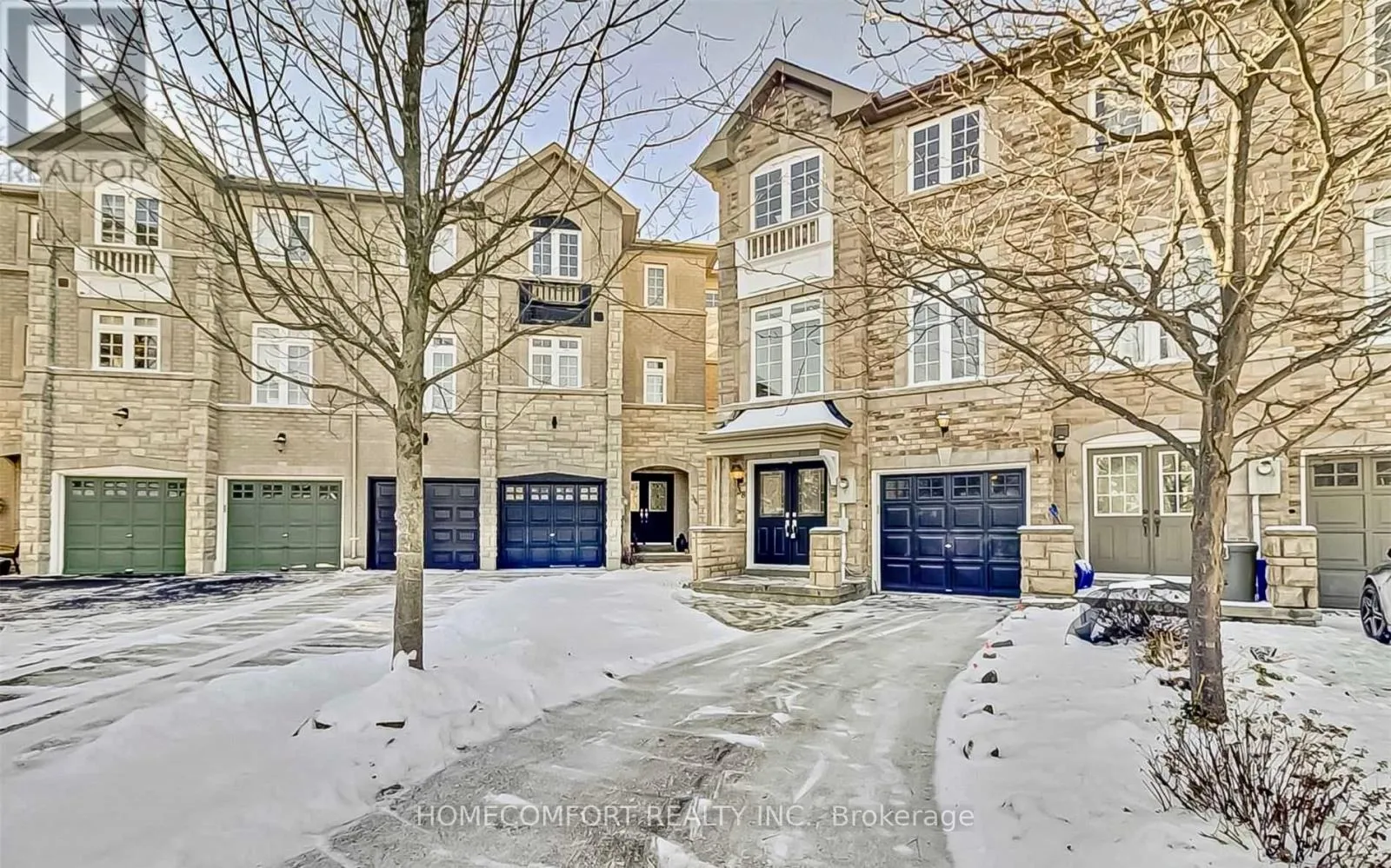 Row / Townhouse for rent: 38 Burgon Place, Aurora, Ontario L4G 7Y2