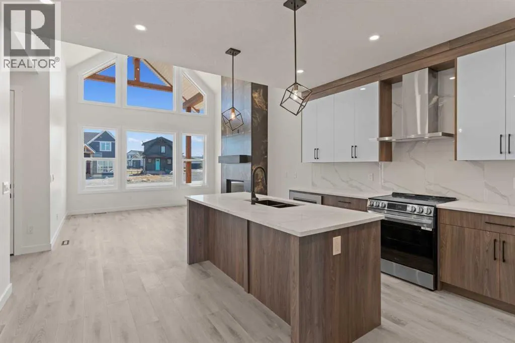 House for rent: 38 Cottageclub Lane, Rural Rocky View County, Alberta T4C 1B1