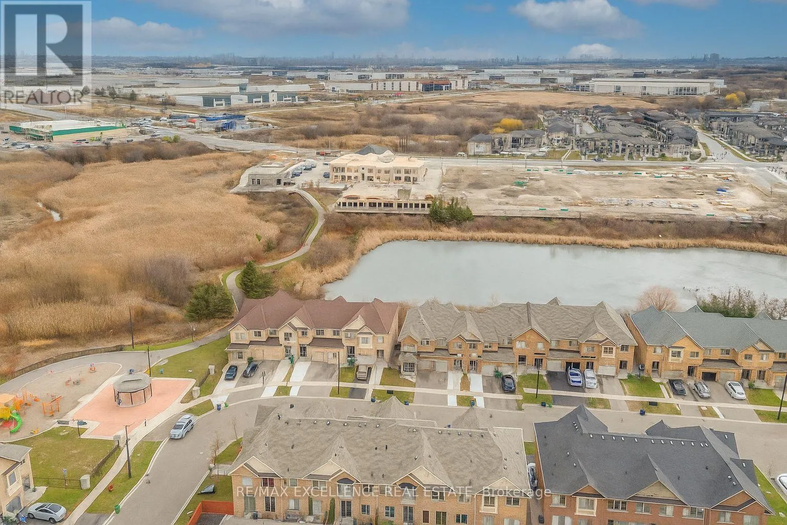 Row / Townhouse for rent: 38 Davenfield Circle, Brampton, Ontario L6P 4M2