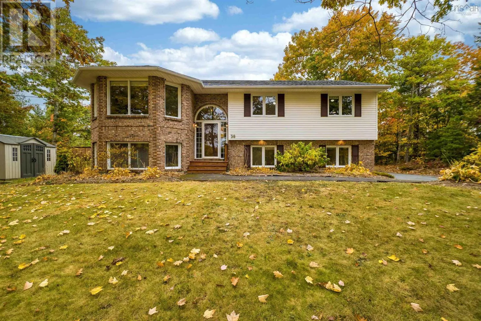 House for rent: 38 Devonport Avenue, Fall River, Nova Scotia B2T 1A4