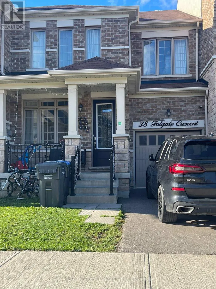 Row / Townhouse for rent: 38 Folgate Crescent, Brampton, Ontario L6R 4A8