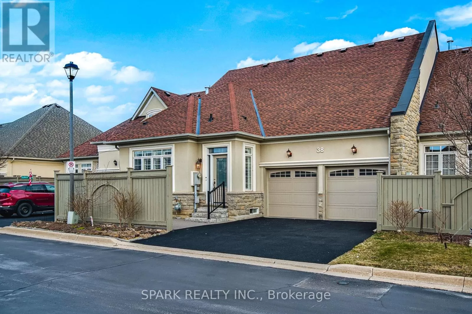 Row / Townhouse for rent: 38 Garrison Square, Halton Hills, Ontario L7G 0B9